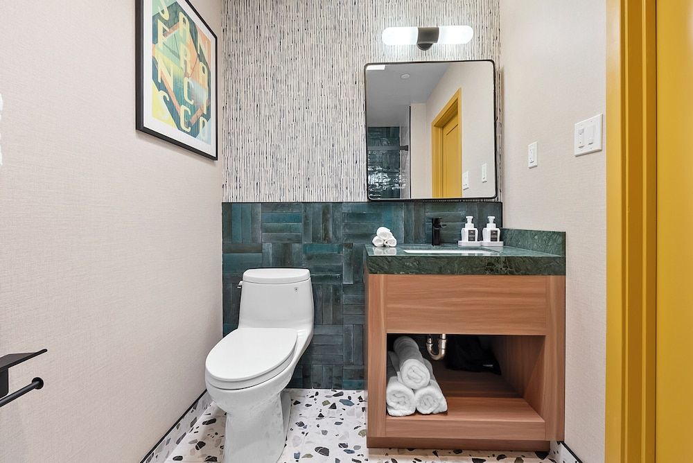 Star Motel Deluxe Room 19