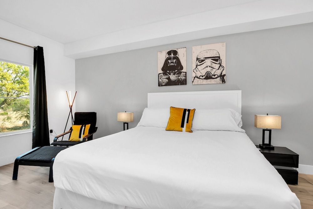 Out of this Galaxy 1 Bedroom Suite
