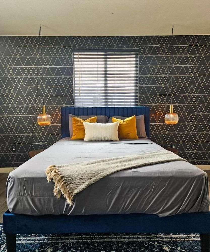 Deluxe Room, 1 Queen Bed