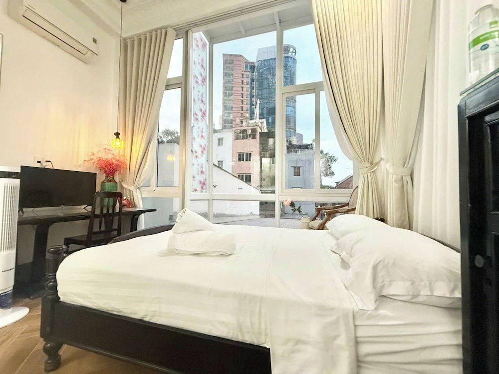 Studio, 1 Queen Bed, Private Bathroom, City View