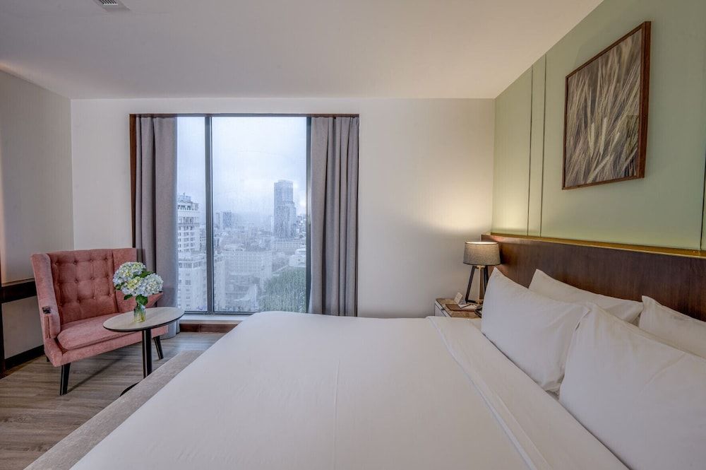 Deluxe Room with 1 King bed