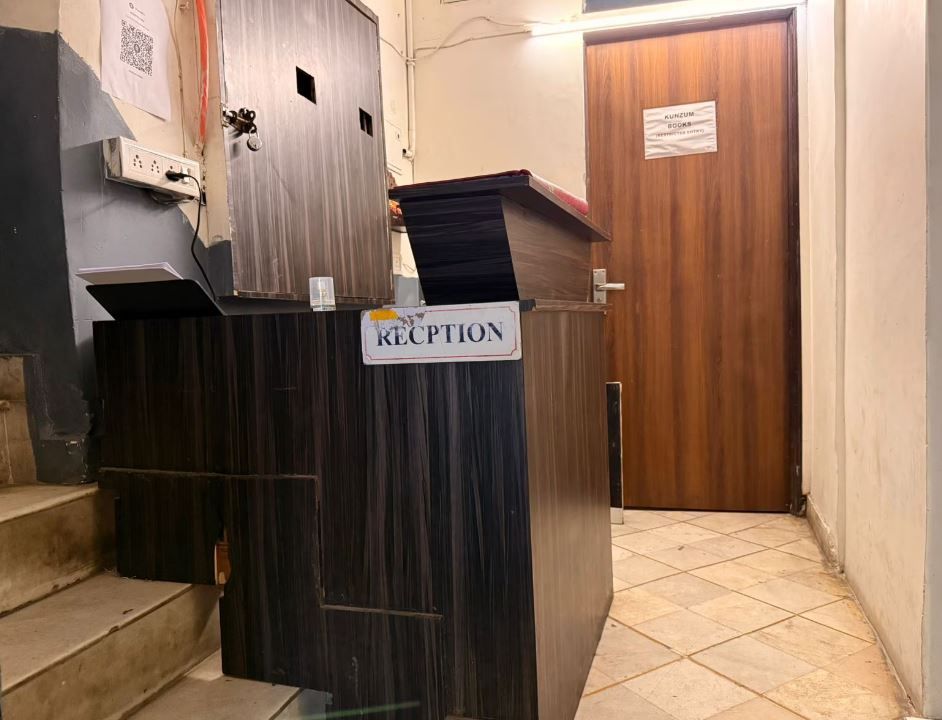 Side Image 2