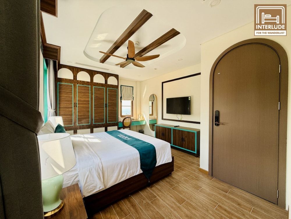 Junior Studio Suite