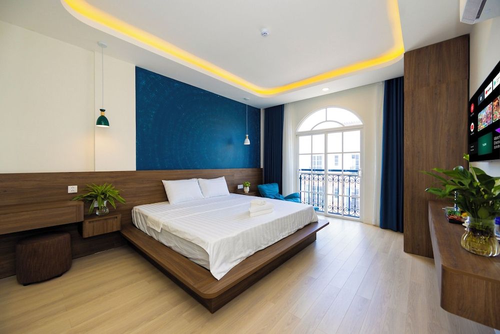 Deluxe Room, Bathtub, Bay View