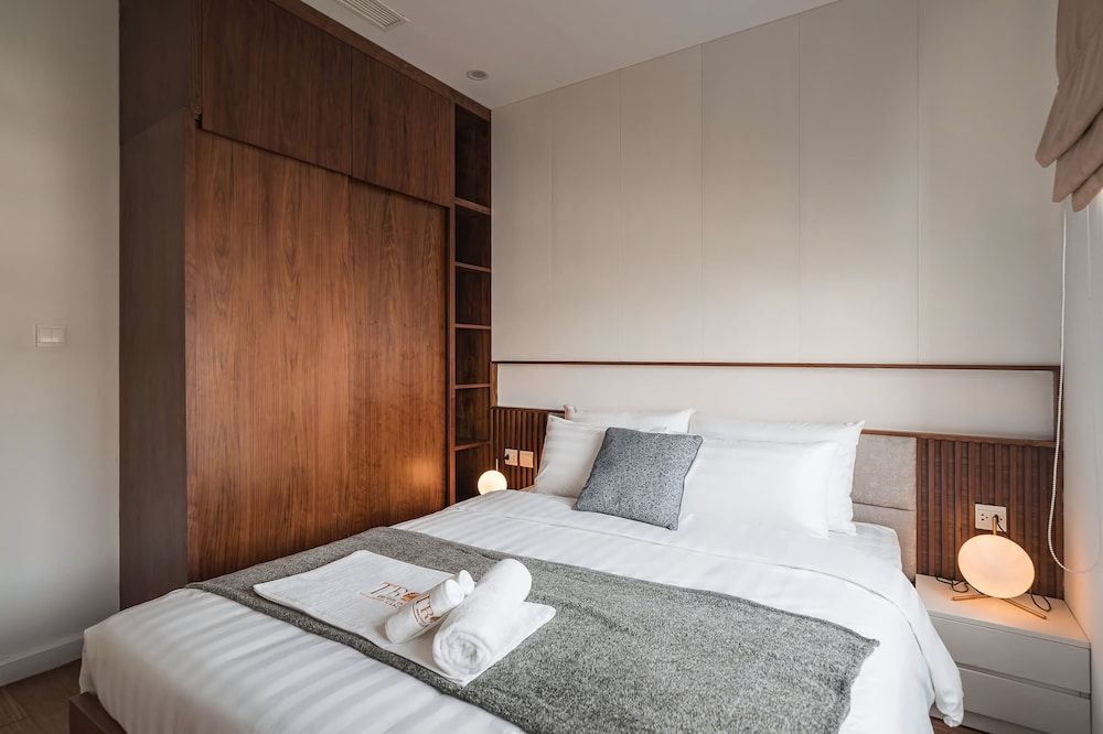 HKG-Vinhomes D'Capitale Relaxation Place Apartment, 3 Bedrooms, Balcony, Lake View 3