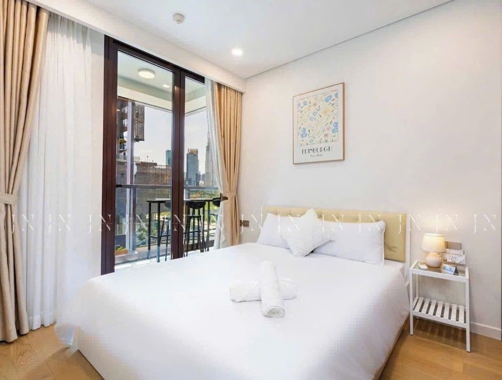 Luxury Apartment, City View