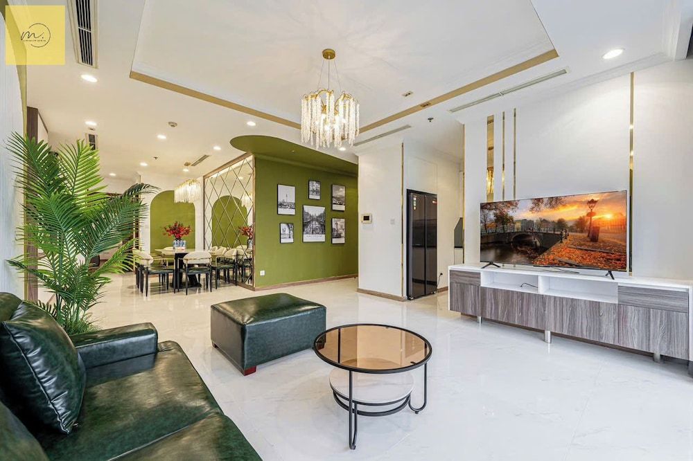 Landmark 81 Magical Tower Apartment