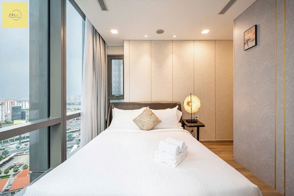 Landmark 81 Magical Tower Apartment Luxury Apartment, 1 Bedroom, Balcony, City View 3