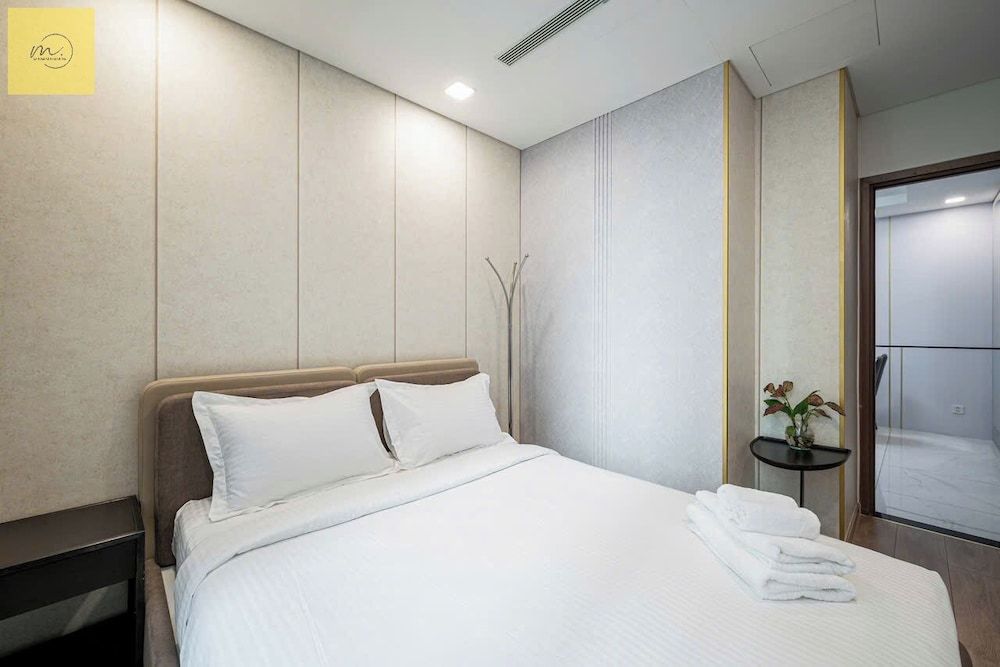 Landmark 81 Magical Tower Apartment Luxury Apartment, 1 Bedroom, Balcony, City View 2