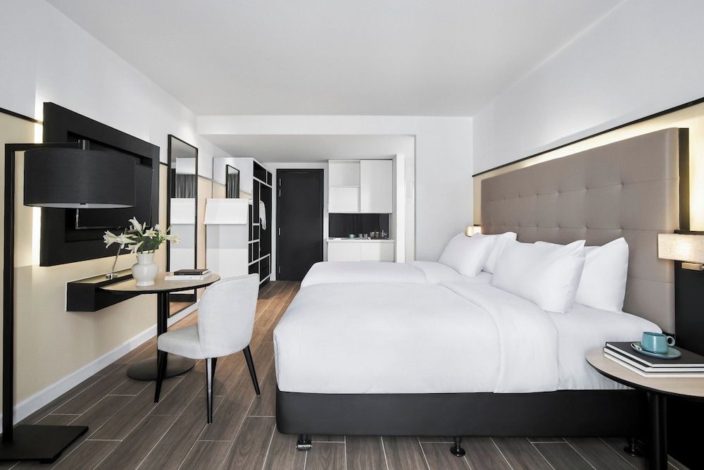 Deluxe Twin Room, City View