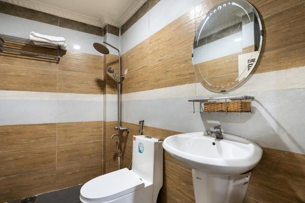 Khach san Minh Thu Deluxe Double Room, City View 2