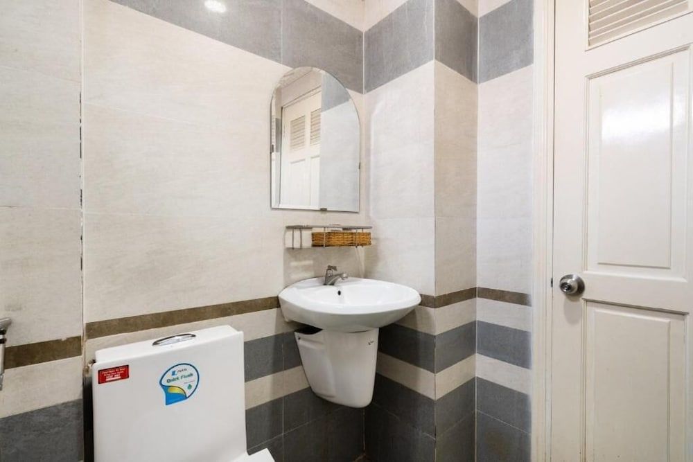 Khach san Minh Thu Deluxe Double Room, City View 4