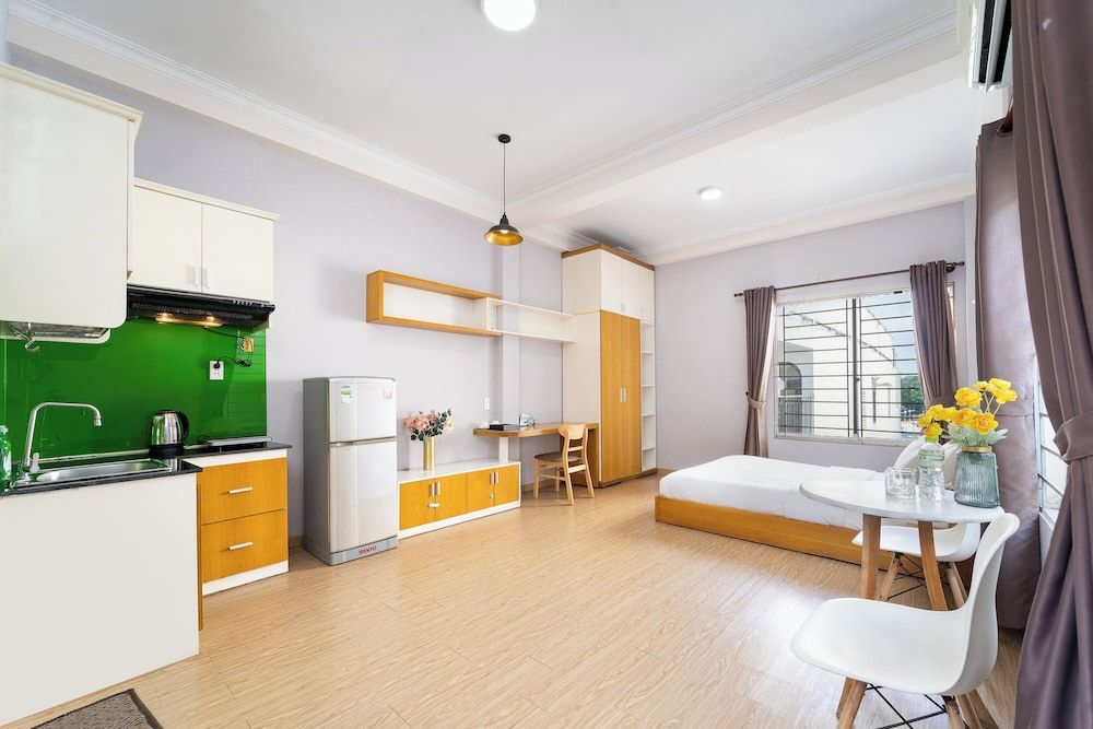 Basic Room, 1 Queen Bed