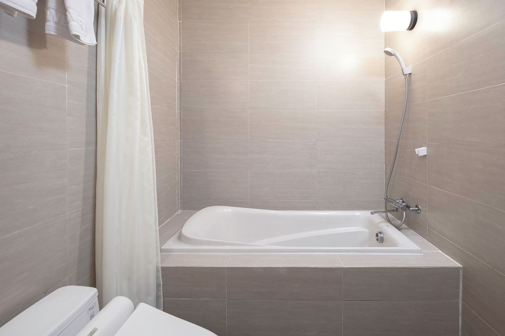 V-Tower Hanoi Serviced Apartment Deluxe Apartment, 1 Bedroom, Balcony, City View 10