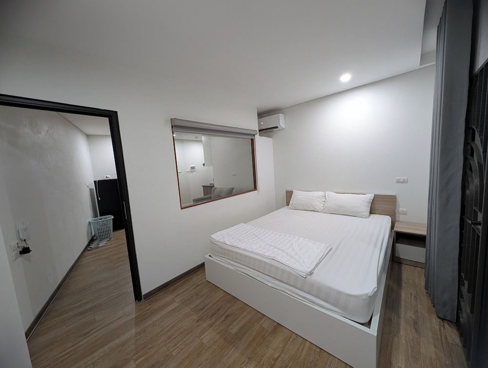 Deluxe Apartment, City View