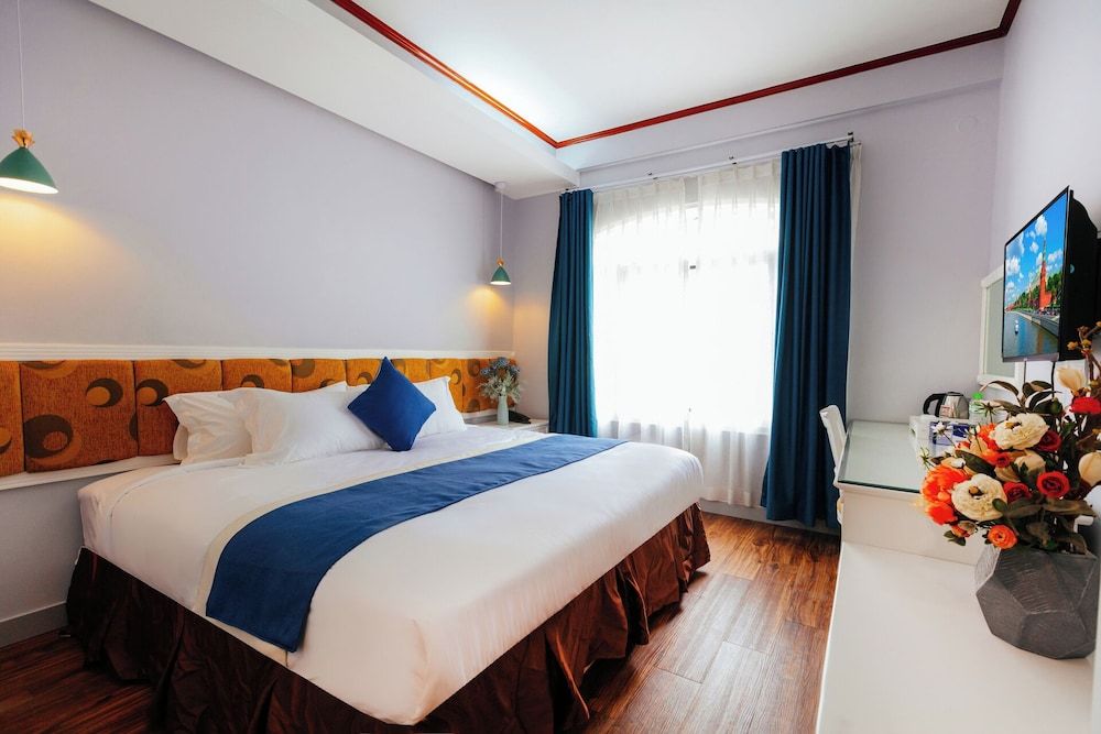 Deluxe Room, City View