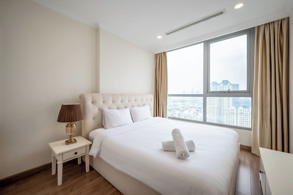 Skyline One Bedroom Apartment with Balcony and City View