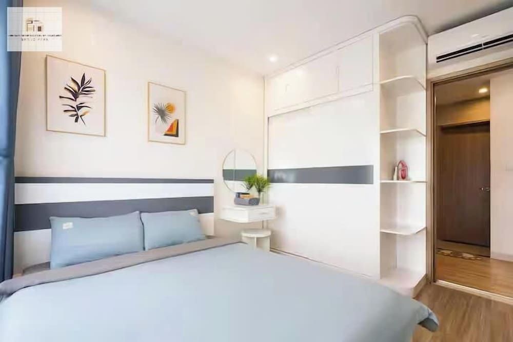 City Apartment, 2 Bedrooms, Balcony, City View