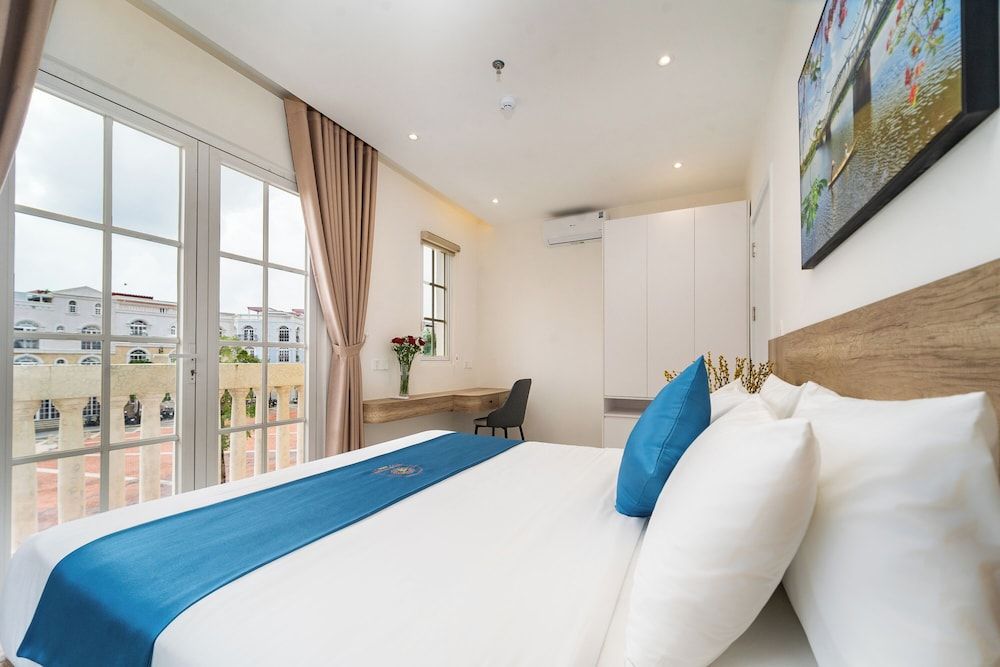 Standard Suite, Courtyard View