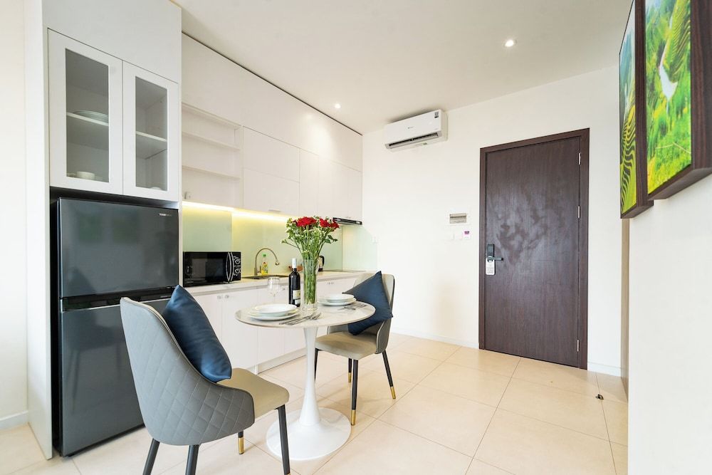 Novus Sol Hotel & Apartment Sunset Town Phu Quoc Deluxe Suite, City View 11