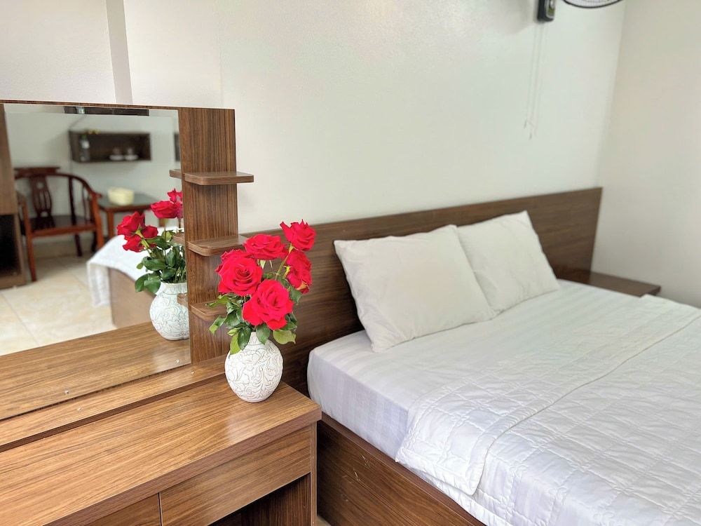 Noibai Sunflower Hotel