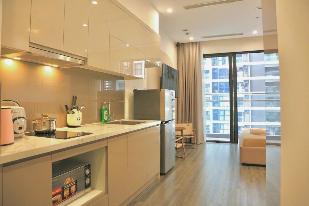 Luna's House - Vinhomes Smart City Deluxe Studio Suite, Balcony, Garden View 6