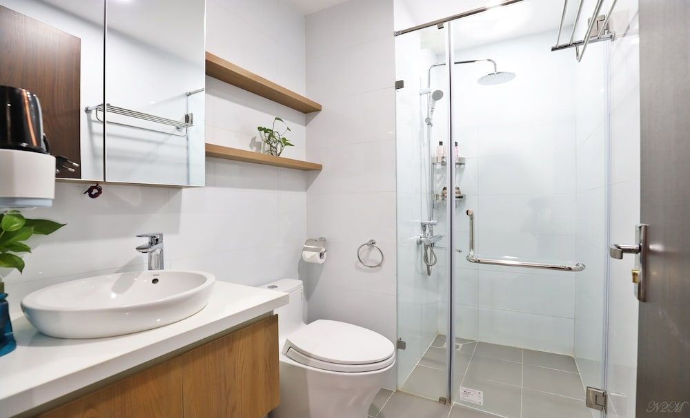 Vinhomes D'Capitale Residence Basic Apartment, 1 King Bed, City View 5