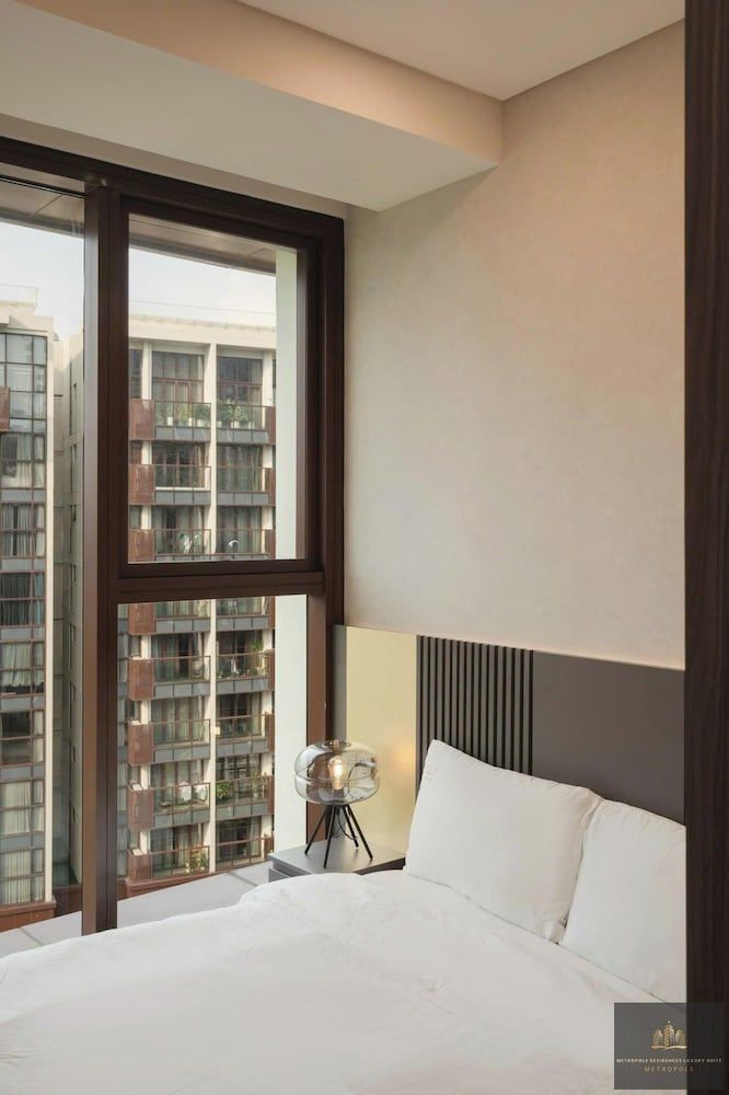 Metropole Residences Luxury Suite Luxury Apartment, 1 Bedroom, Balcony, City View 16