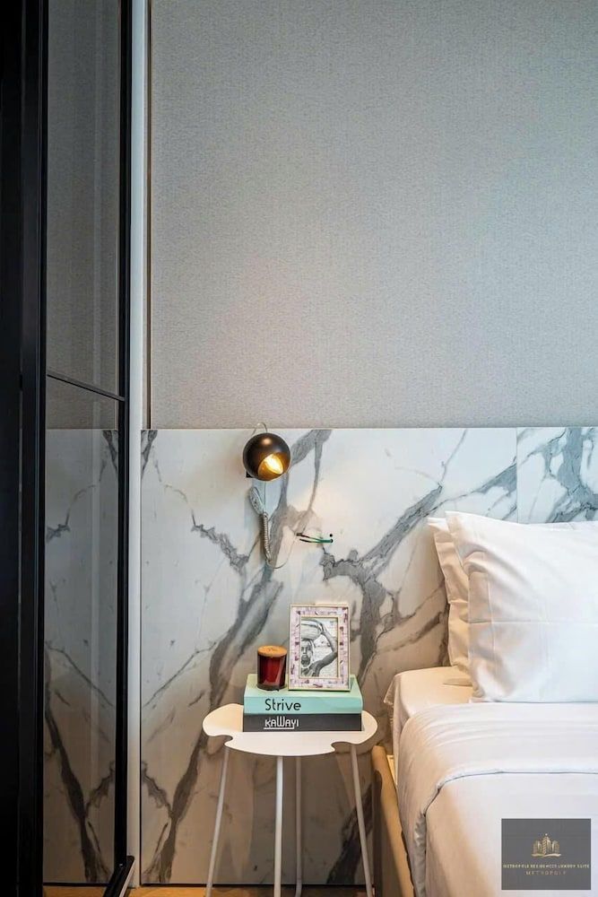 Metropole Residences Luxury Suite Luxury Apartment, 1 Bedroom, Balcony, City View 18