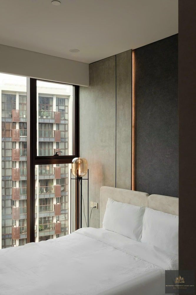 Metropole Residences Luxury Suite Luxury Apartment, 1 Bedroom, Balcony, City View 17