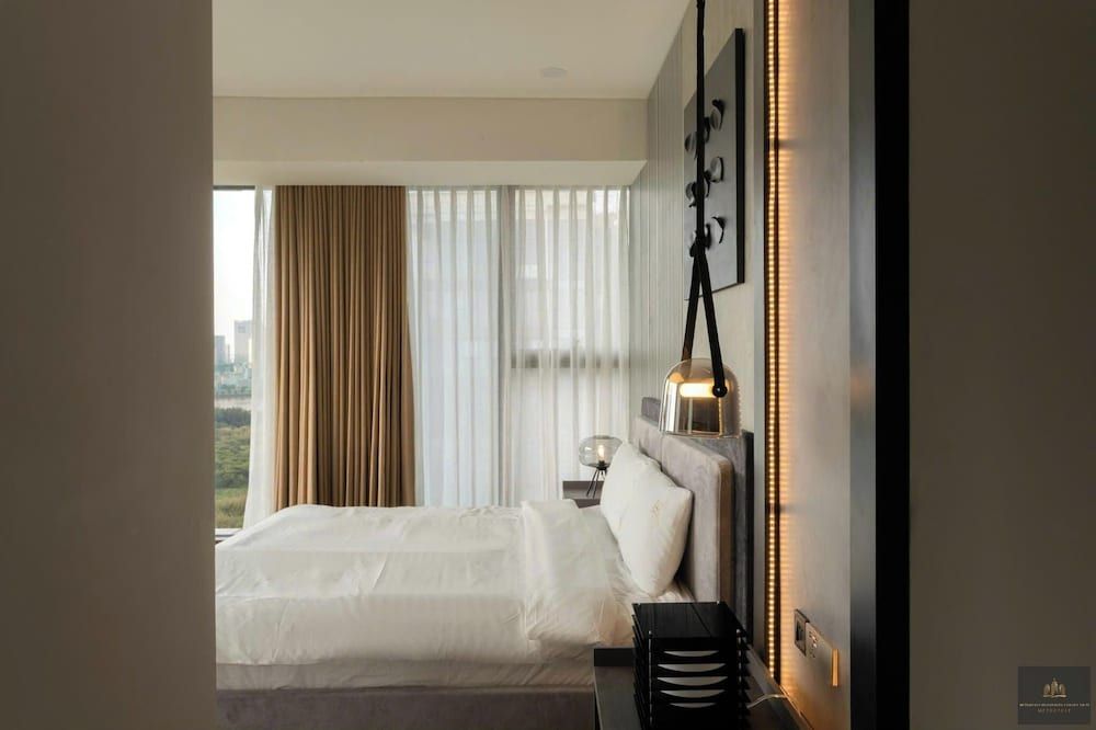 Metropole Residences Luxury Suite Luxury Apartment, 1 Bedroom, Balcony, City View