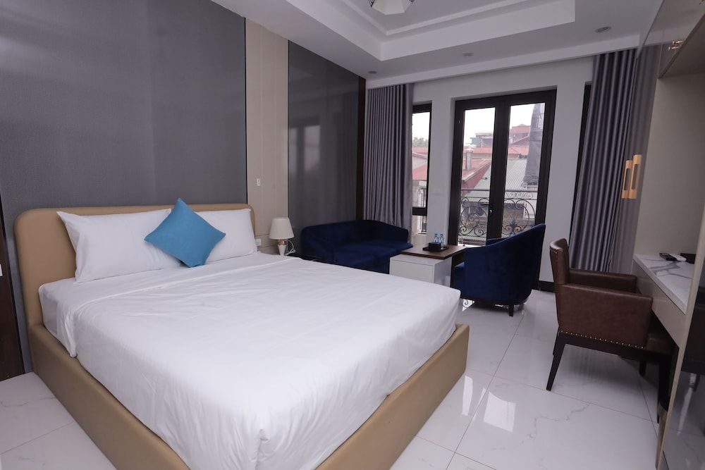 Infinity HaNoi Hotel & Travel Deluxe Double Room, City View 10