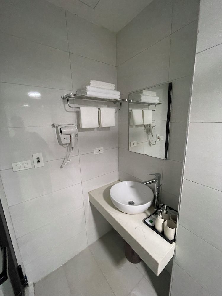 Infinity HaNoi Hotel & Travel Deluxe Double Room 15