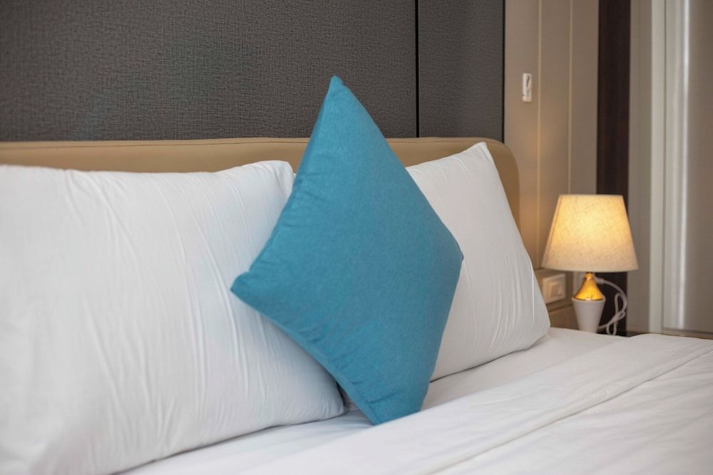 Infinity HaNoi Hotel & Travel Deluxe Double Room 6