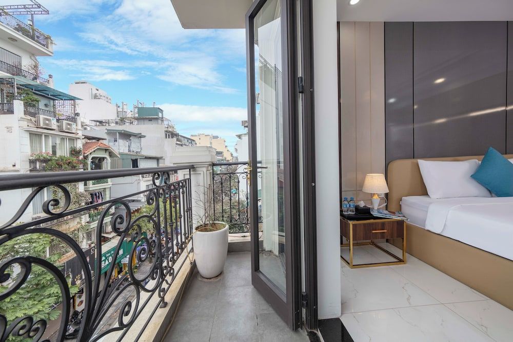 Infinity HaNoi Hotel & Travel Deluxe Double Room, City View 33