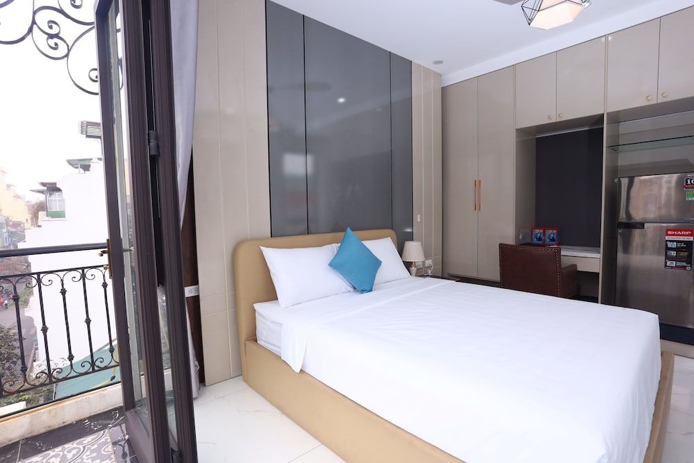 Infinity HaNoi Hotel & Travel Deluxe Double Room, City View 9