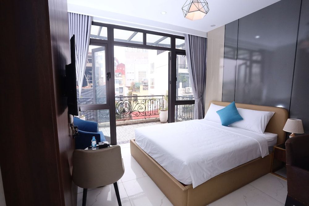 Infinity HaNoi Hotel & Travel Deluxe Double Room, City View 13