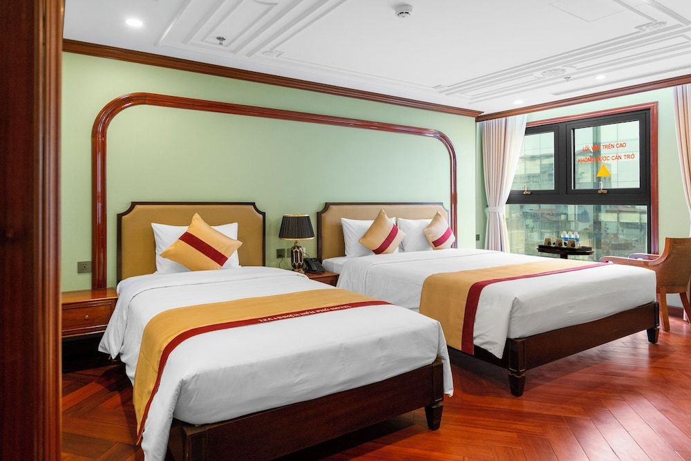 Family Twin Room, Bathtub, City View