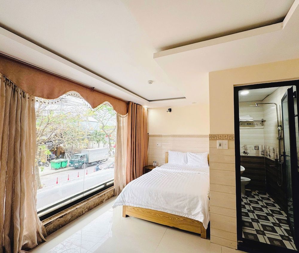 BEAR HOTEL & HOMESTAY Standard Double Room, City View 2