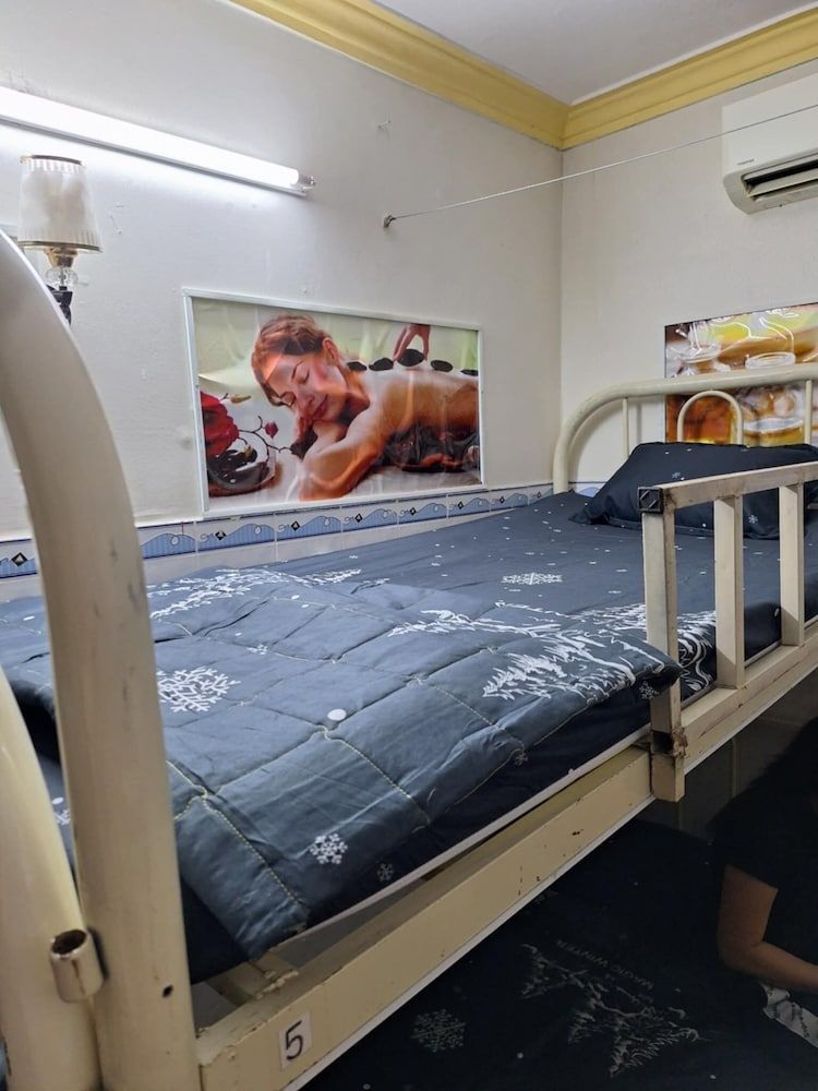 Basic Shared Dormitory, Mixed Dorm, City View