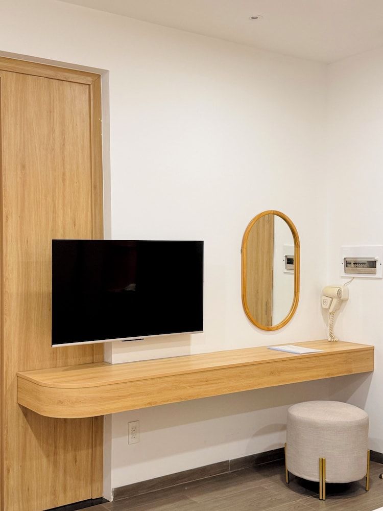 Haus Stay Sunset Town Phu Quoc Deluxe Double Room 12