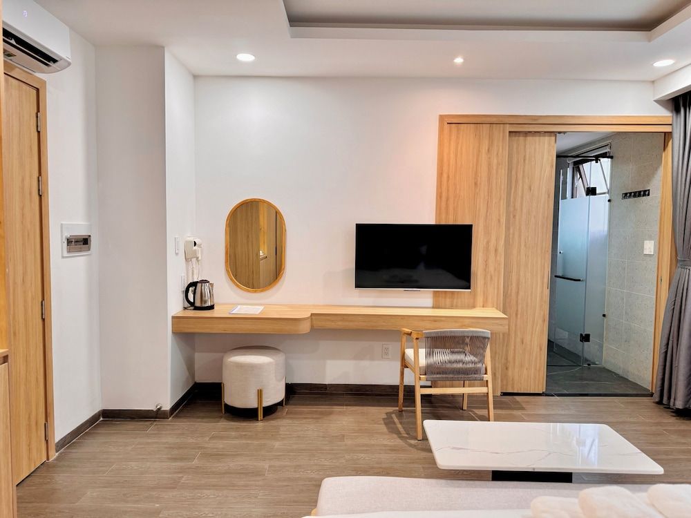 Haus Stay Sunset Town Phu Quoc Deluxe Double Room, 1 King Bed, City View 14