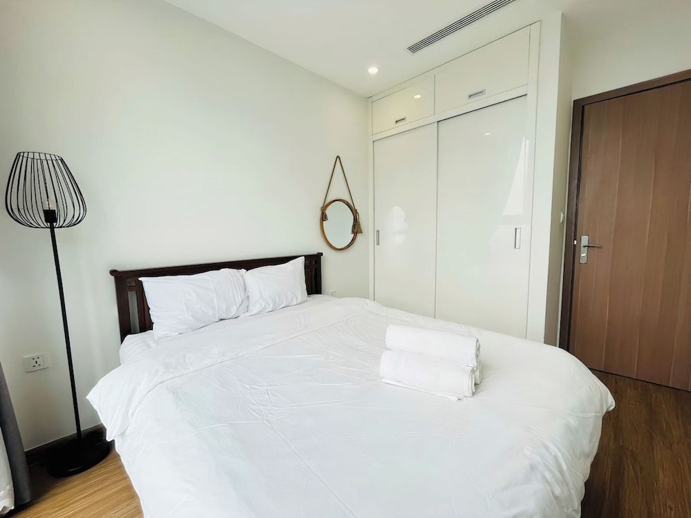 Vinhomes Skylake by Emily in Town Deluxe Apartment, 1 Bedroom, Balcony, City View 2