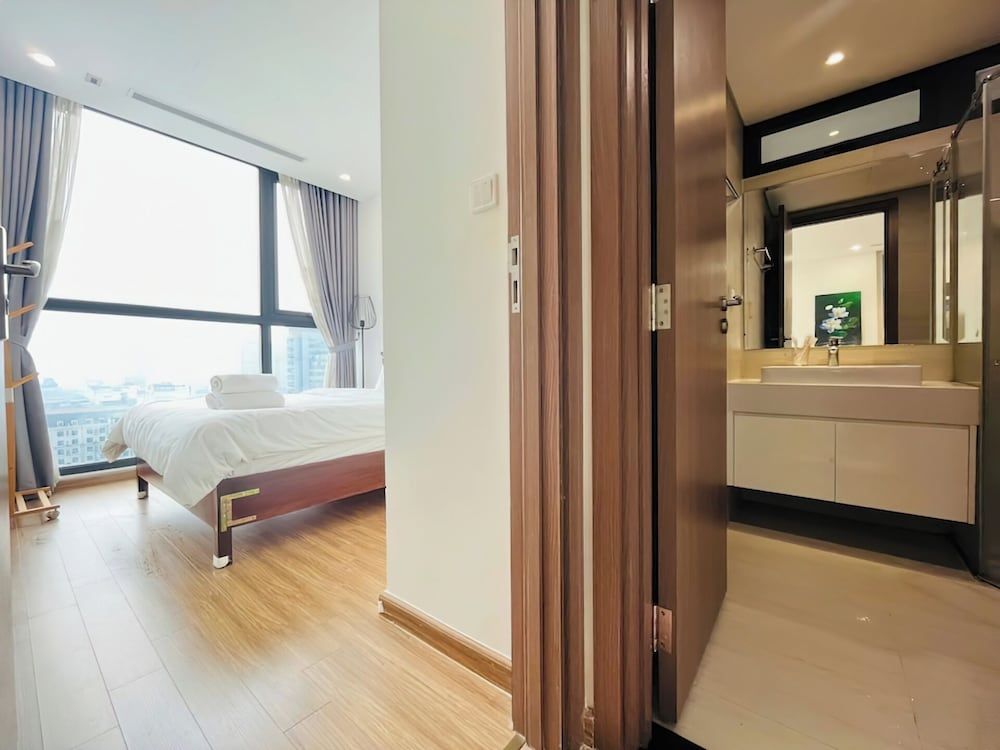 Vinhomes Skylake by Emily in Town Deluxe Apartment, 1 Bedroom, Balcony, City View