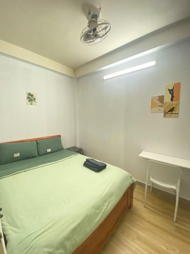 Economy Room