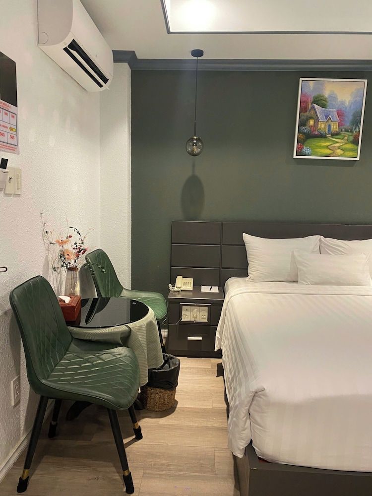 The Star Hotel Deluxe Double Room, City View 4