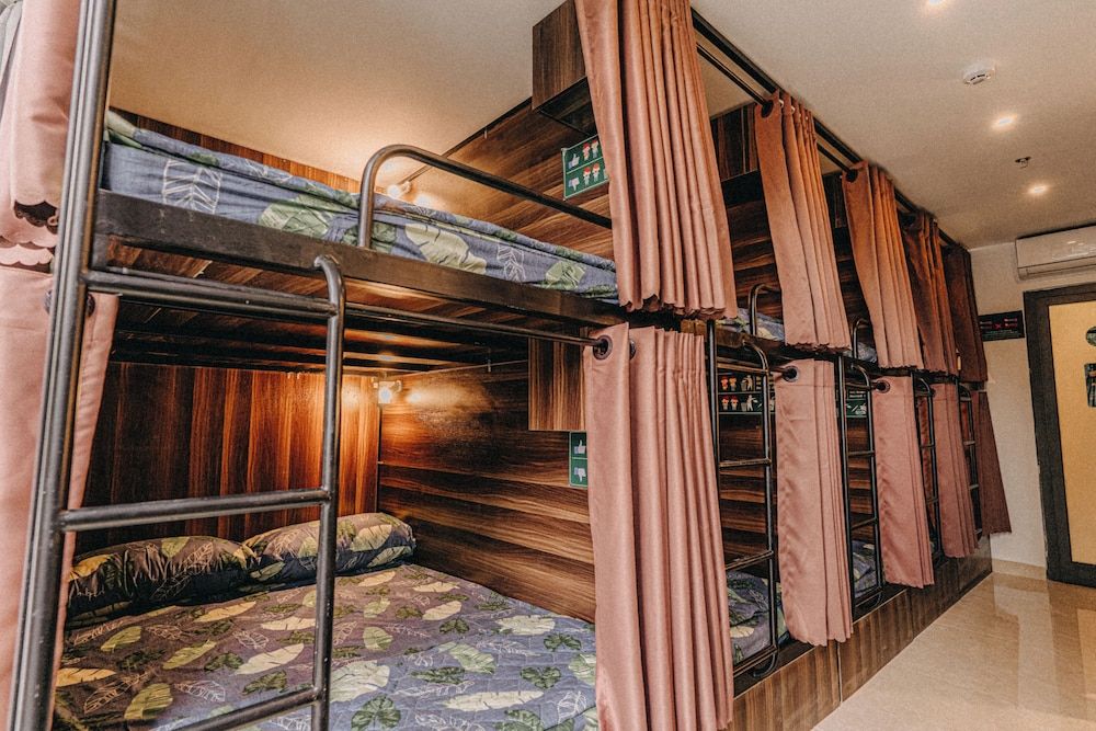 SNite Hotel & Dorm-Danang Dragon Bridge Bed in 8-Bed Dormitory Room 3