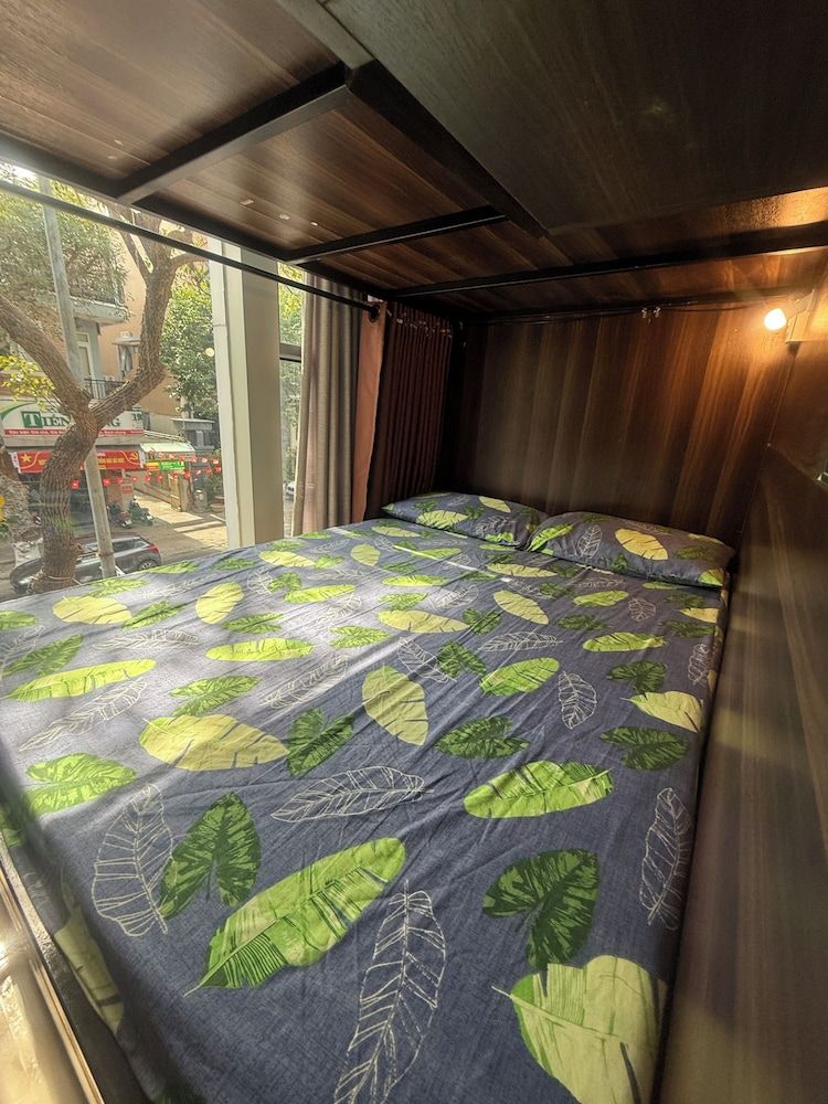 SNite Hotel & Dorm-Danang Dragon Bridge Bed in 8-Bed Dormitory Room 2