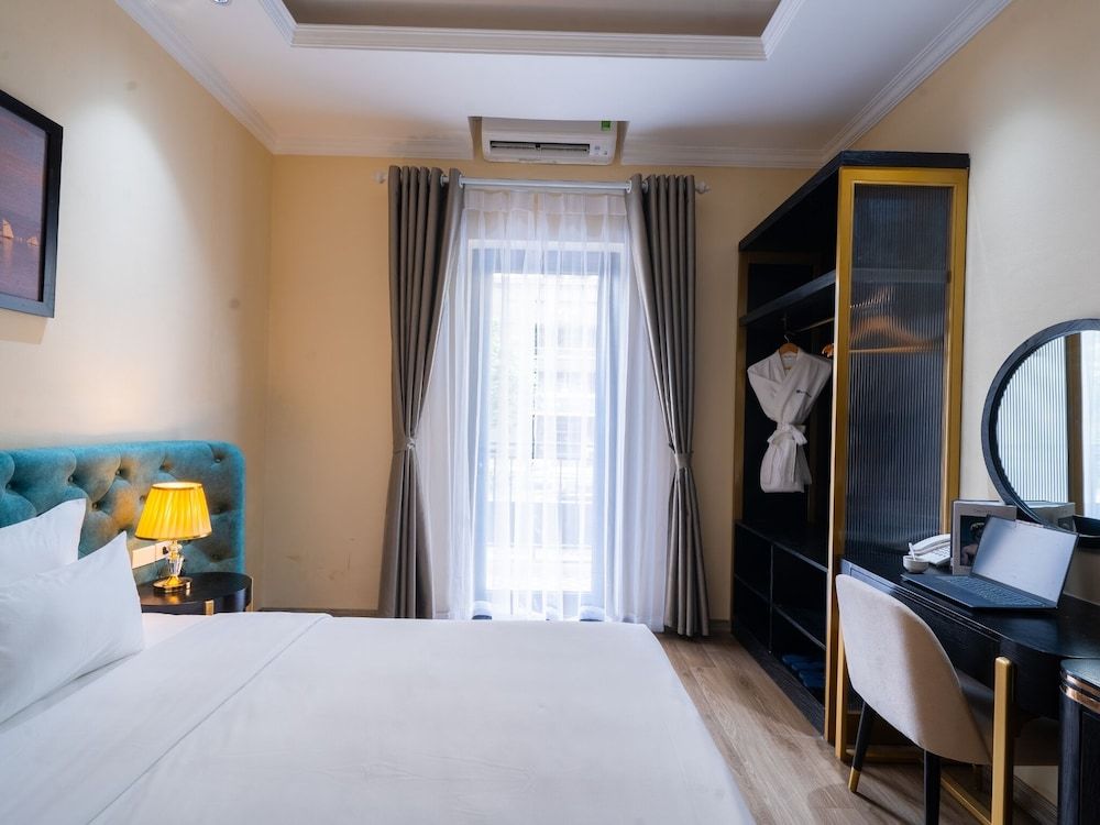 San Quinze Hanoi Hotel Deluxe Double or Twin Room 3