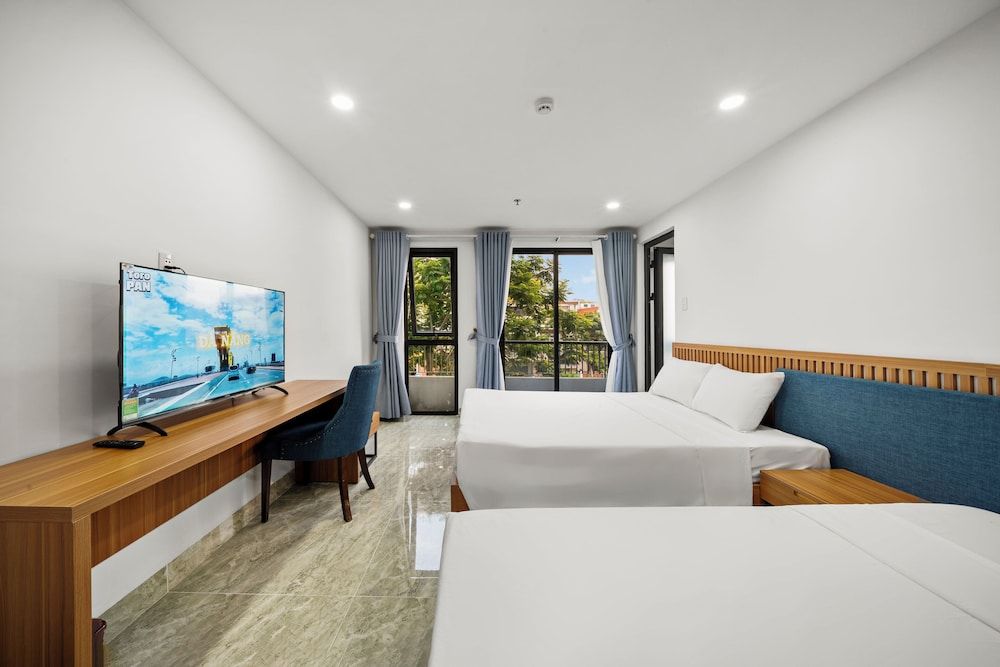 Triple Room, City View